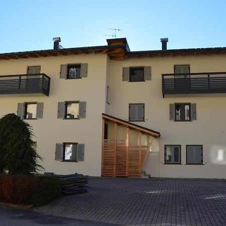 Casa Olivati Apartment Pellizzano Bagian luar foto