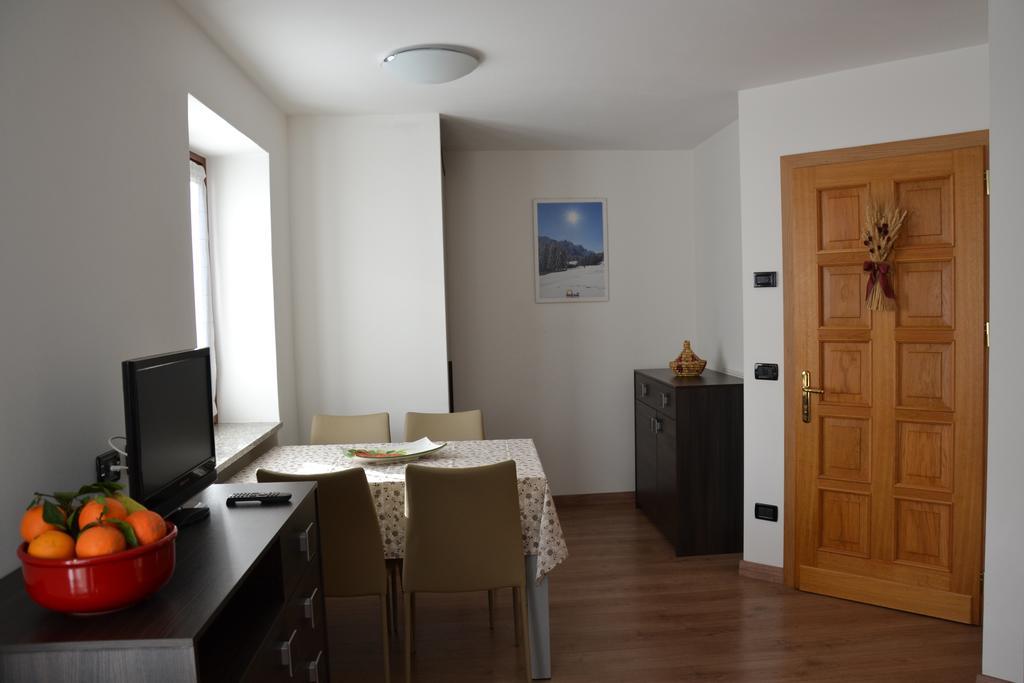 Casa Olivati Apartment Pellizzano Ruang foto